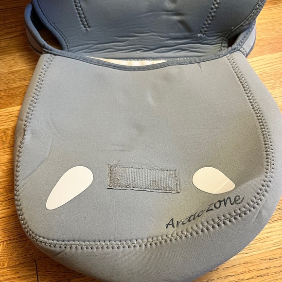 Elephant insulated lunch bag. Snap in lining. matching ice pack - Picture 3 of 16